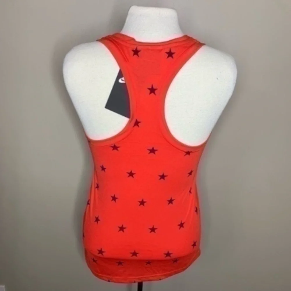 NWT. NIKE Women’s Star Graphic Tank